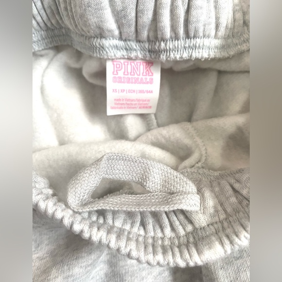 NWOT VS PINK ORIGINALS CAMPUS HEATHER GRAY BLING 2 PIECE SET JOGGERS AND T-SHIRT - Picture 11 of 17
